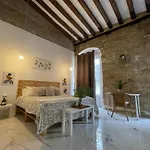 Konukevi Bf Boutique Jerez